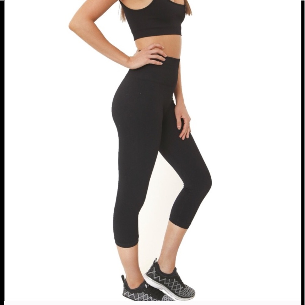 MORGAN STEWART TLA Black Capri  Legging S/M